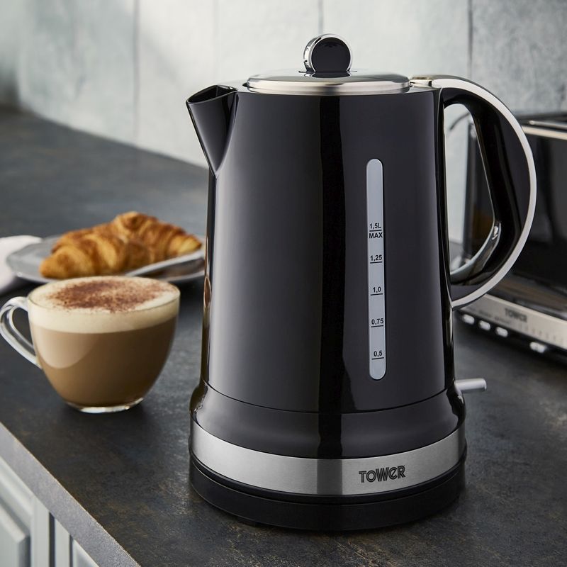 Kettle By Tower Belle - Black And Stainless Steel 1.5 Litre