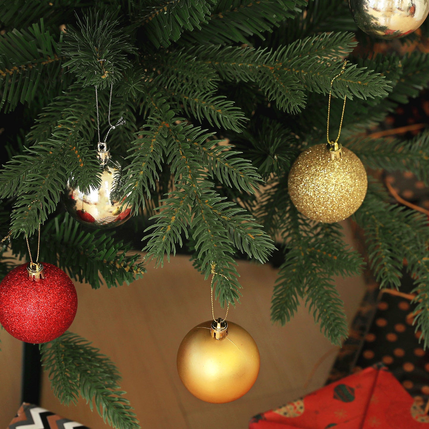 5ft Christmas Tree Artificial - Dark Green  1121 Tips