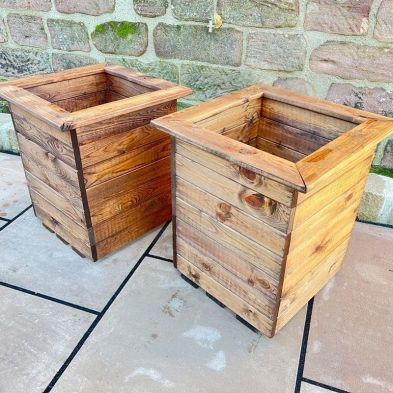 Product photograph of Windsor Garden Planter Set By Charles Taylor from QD stores